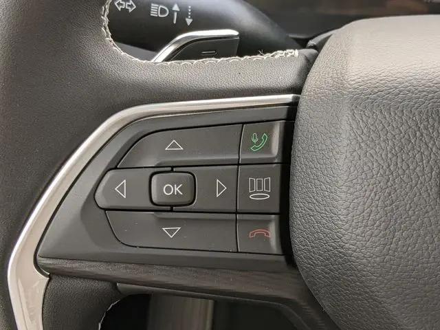 2025 Jeep Grand Cherokee Laredo 4x2