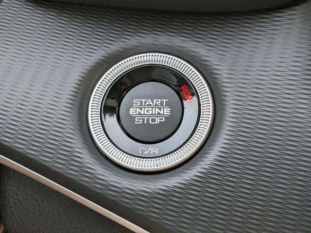 2025 Jeep Grand Cherokee Laredo 4x2