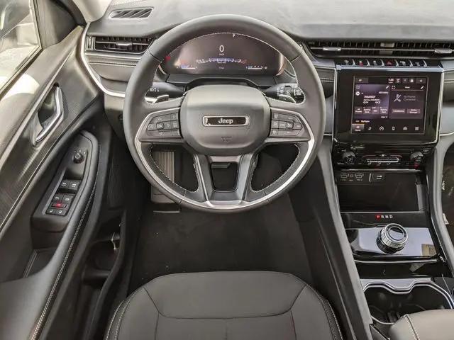 2025 Jeep Grand Cherokee Laredo X 4x2