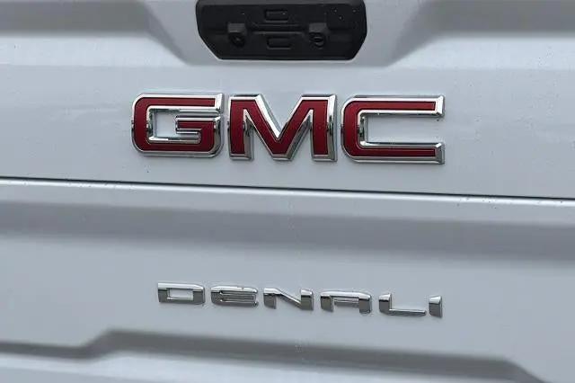 2026 GMC Sierra 2500HD Crew Cab, Standard Bed, Denali, 4WD