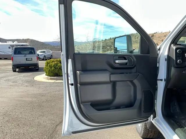 2025 Chevrolet Silverado 3500HD 4WD Double Cab Long Bed Work Truck