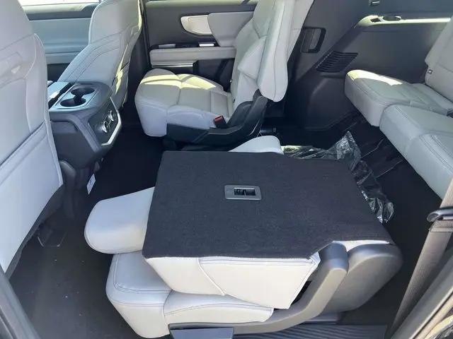 2025 Ford Expedition Active MAX