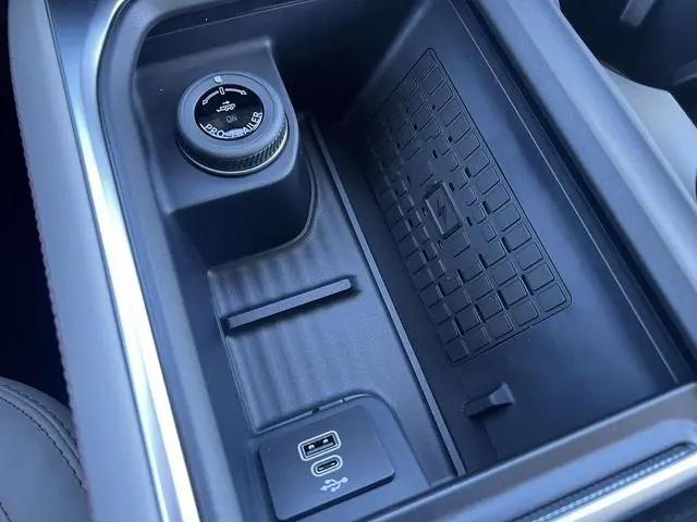2025 Ford Expedition Active MAX