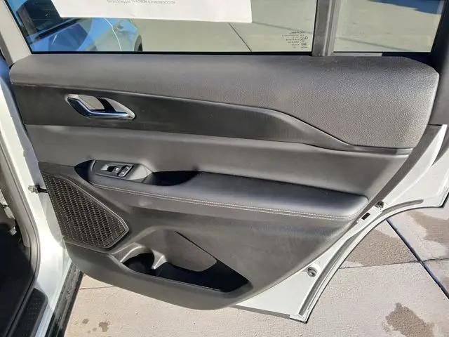2025 Jeep Grand Cherokee L Laredo 4x4