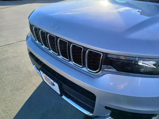 2025 Jeep Grand Cherokee L Laredo 4x4