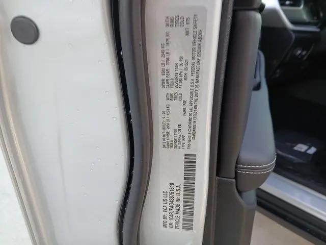 2025 Jeep Grand Cherokee L Laredo 4x4