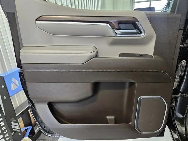 2024 GMC Sierra 1500 4WD Crew Cab Short Box SLT
