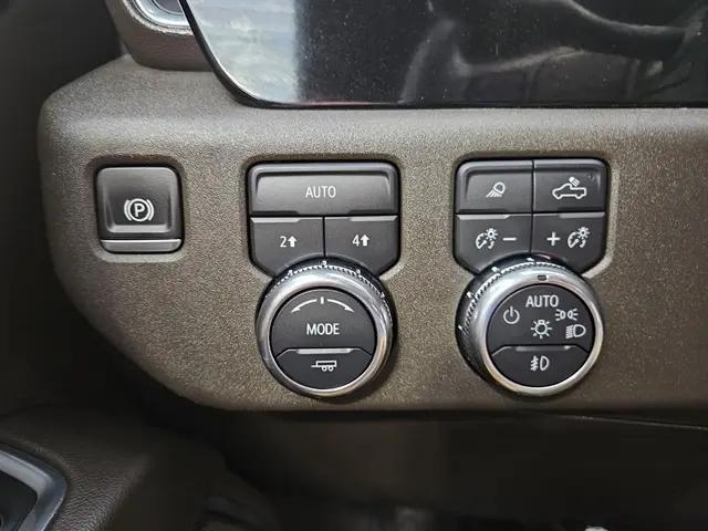 2024 GMC Sierra 1500 4WD Crew Cab Short Box SLT