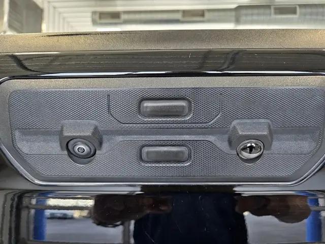 2024 GMC Sierra 1500 4WD Crew Cab Short Box SLT