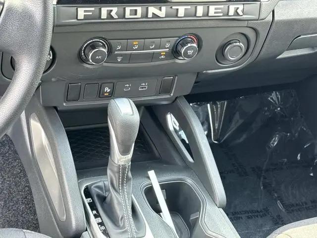 2026 Nissan Frontier Crew Cab SV 4x4