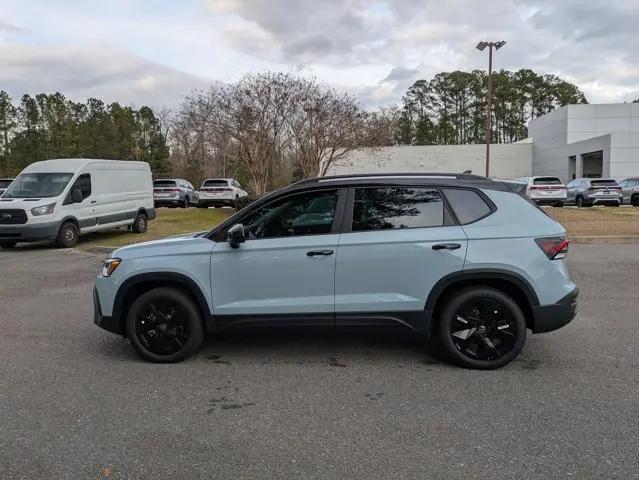 2026 Volkswagen Taos SE Black
