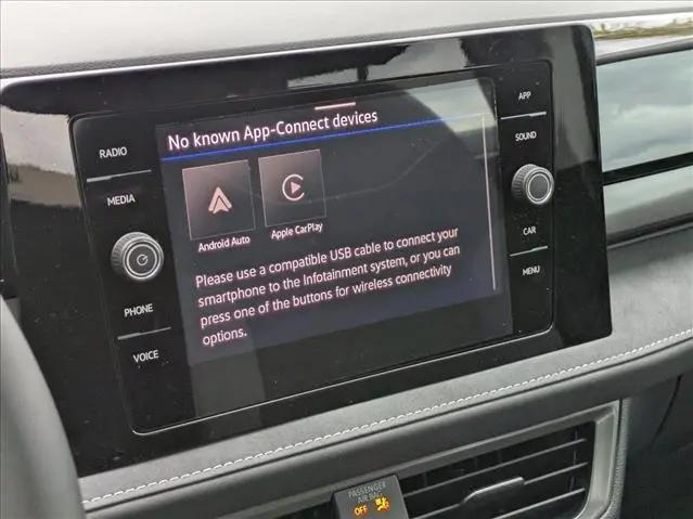 2026 Volkswagen Taos SE Black