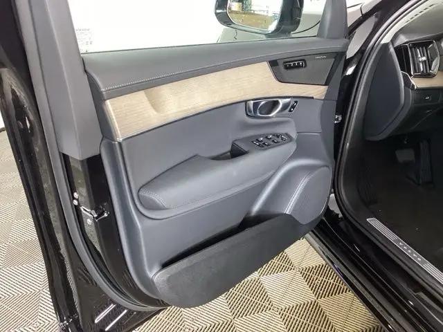 2026 Volvo XC90 Plus, B6 AWD Gas (mild hybrid), Gasoline, Bright, 7 Seats