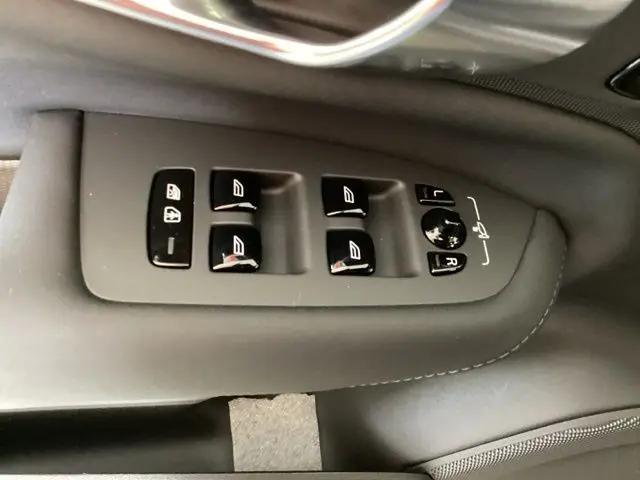2026 Volvo XC90 Plus, B6 AWD Gas (mild hybrid), Gasoline, Bright, 7 Seats