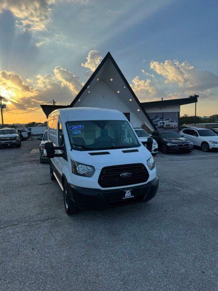 2019 Ford Transit Medium Roof w/Sliding Side Door w/RWB
