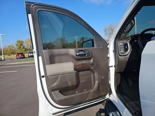 2022 GMC Sierra 1500 Limited 4WD Crew Cab Short Box SLT