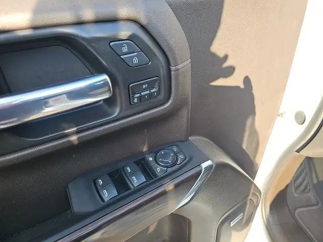 2022 GMC Sierra 1500 Limited 4WD Crew Cab Short Box SLT