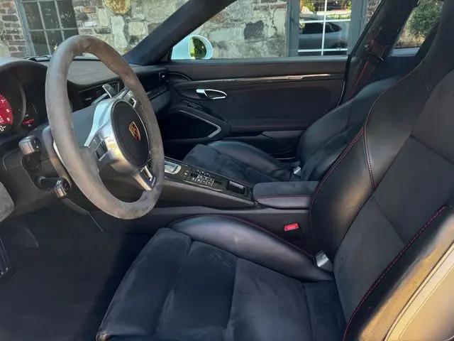 2016 Porsche 911 Carrera GTS