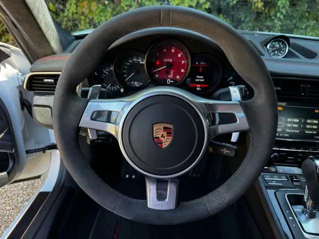 2016 Porsche 911 Carrera GTS