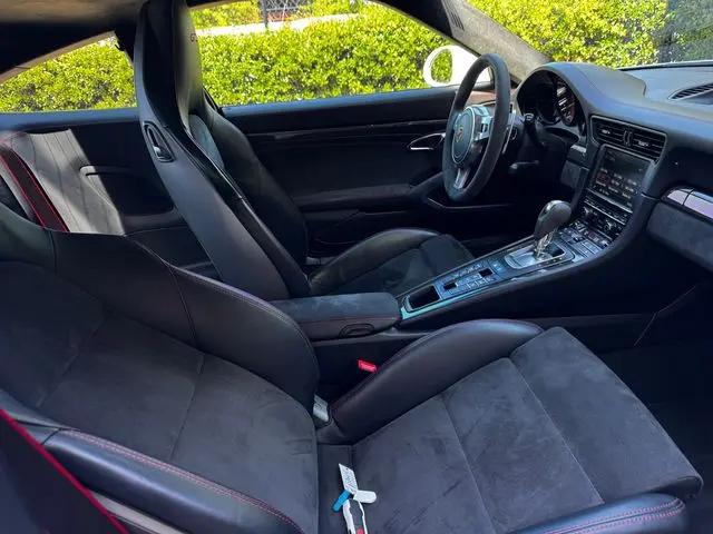 2016 Porsche 911 Carrera GTS
