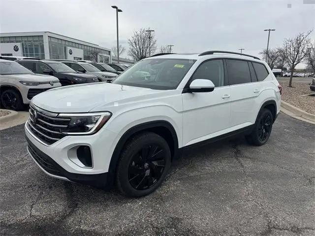 2026 Volkswagen Atlas SE with Technology for sale in Lee's Summit, MO