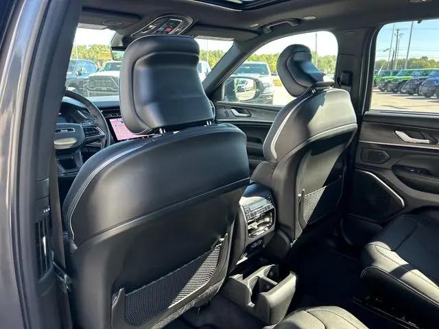 2025 Jeep Grand Cherokee L Overland 4x4