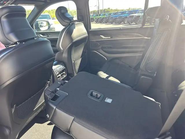 2025 Jeep Grand Cherokee L Overland 4x4