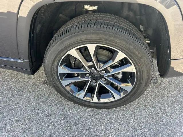 2025 Jeep Grand Cherokee L Overland 4x4