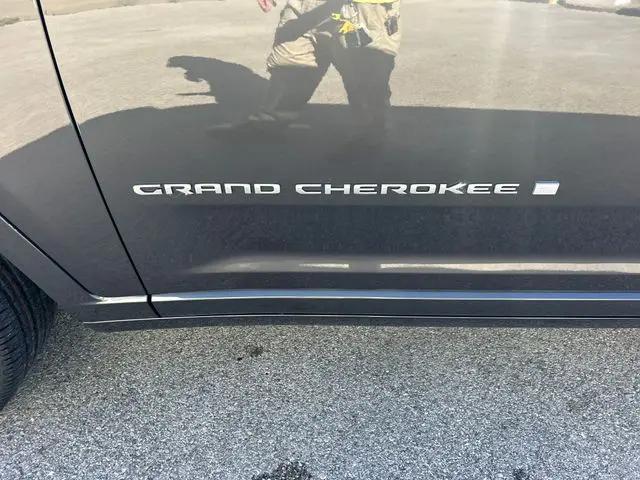 2025 Jeep Grand Cherokee L Overland 4x4