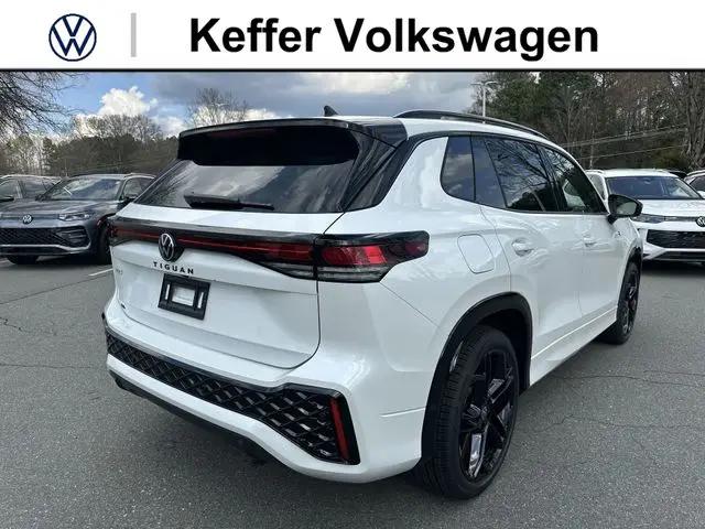2026 Volkswagen Tiguan SE R-Line Black