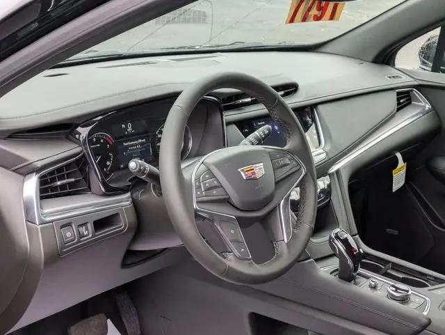 2025 Cadillac XT5 AWD Luxury