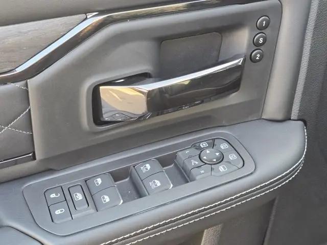 2026 Ram 2500 Limited Crew Cab 4x4 8' Box