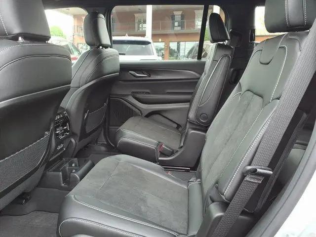 2025 Jeep Grand Cherokee L Altitude X 4x4