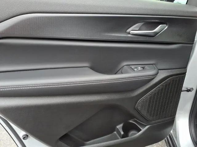 2025 Jeep Grand Cherokee L Altitude X 4x4