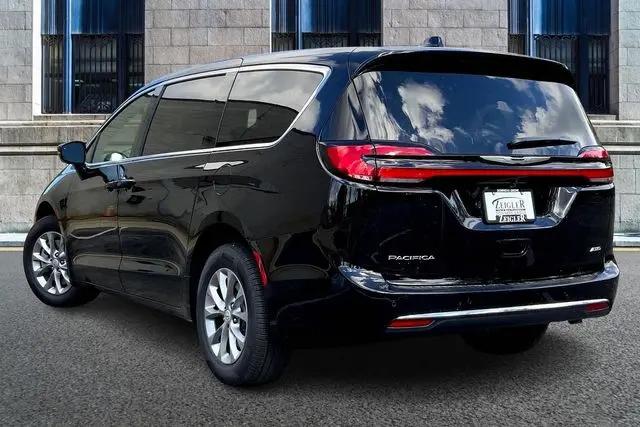 2026 Chrysler Pacifica Select AWD