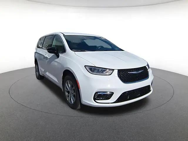 2026 Chrysler Pacifica Select AWD
