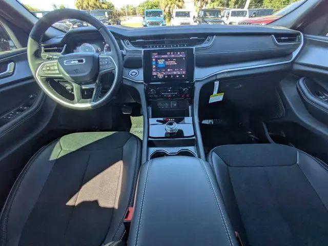 2025 Jeep Grand Cherokee Altitude X 4x2