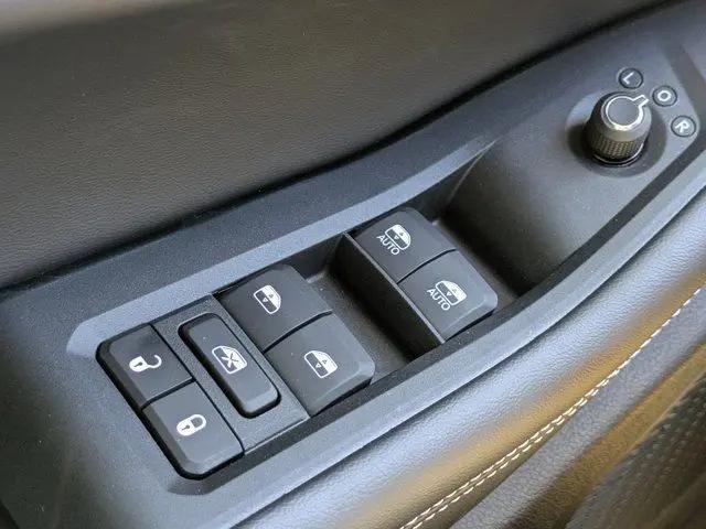 2025 Jeep Grand Cherokee Altitude X 4x2