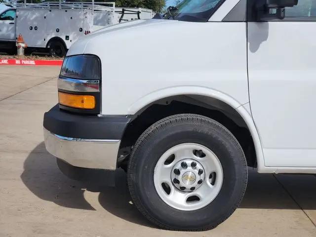 2025 Chevrolet Express Cutaway Work Van