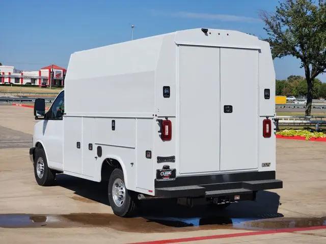 2025 Chevrolet Express Cutaway Work Van