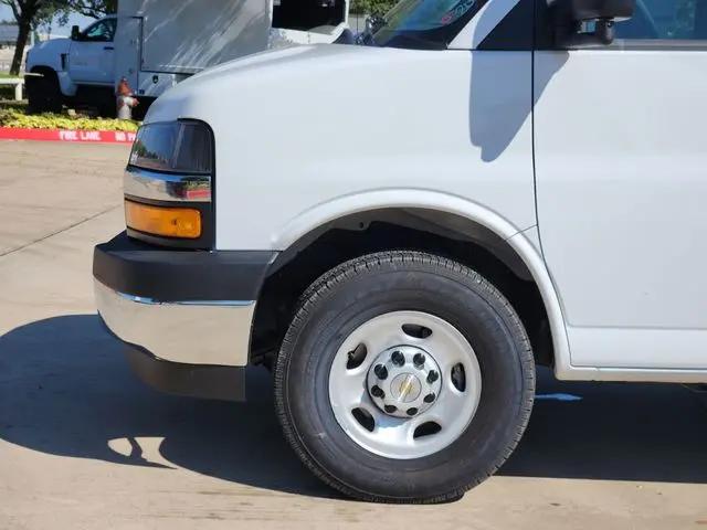 2025 Chevrolet Express Cutaway Work Van