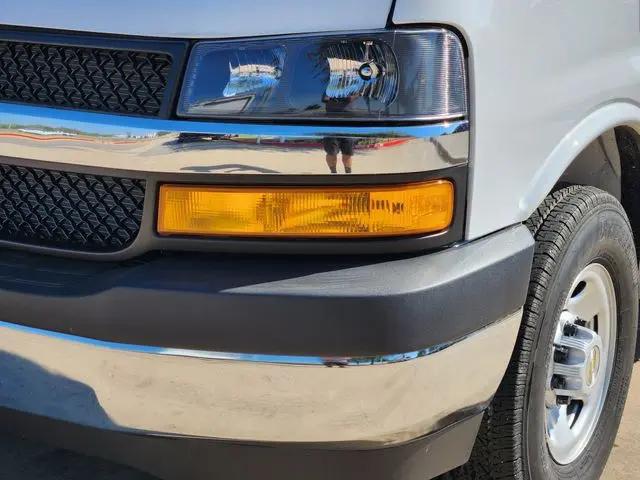 2025 Chevrolet Express Cutaway Work Van
