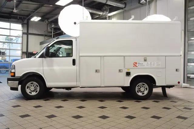2025 Chevrolet Express Cutaway Work Van