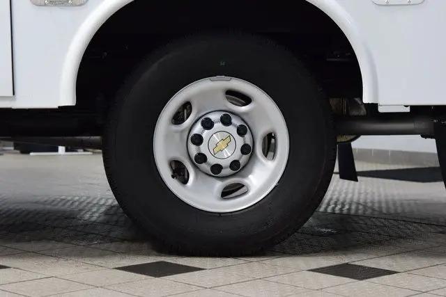 2025 Chevrolet Express Cutaway Work Van