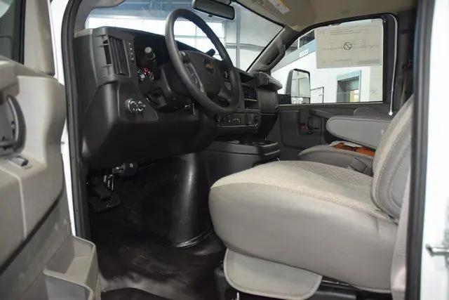 2025 Chevrolet Express Cutaway Work Van