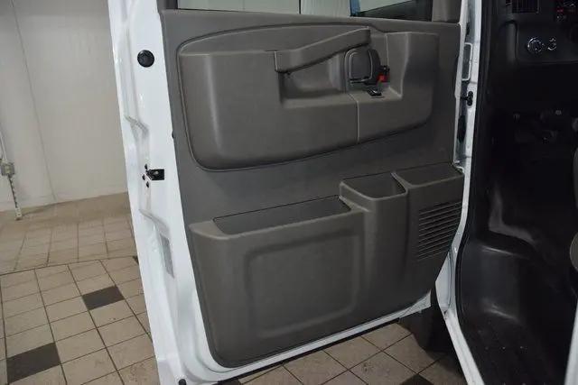 2025 Chevrolet Express Cutaway Work Van