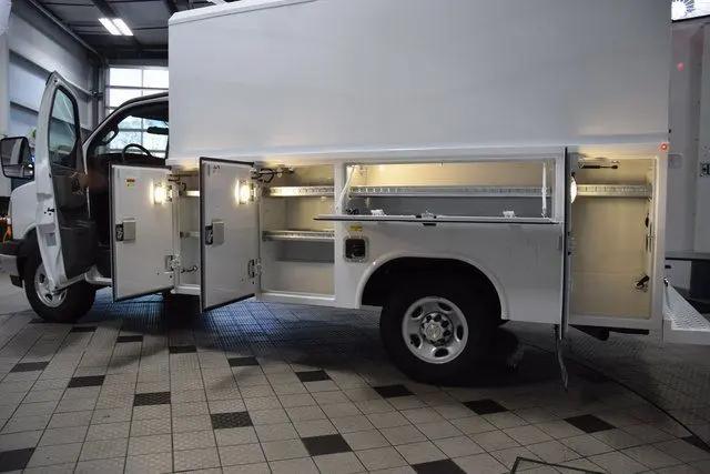 2025 Chevrolet Express Cutaway Work Van