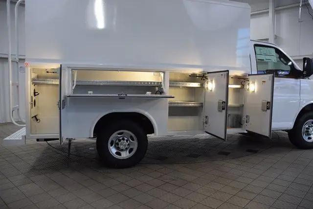 2025 Chevrolet Express Cutaway Work Van