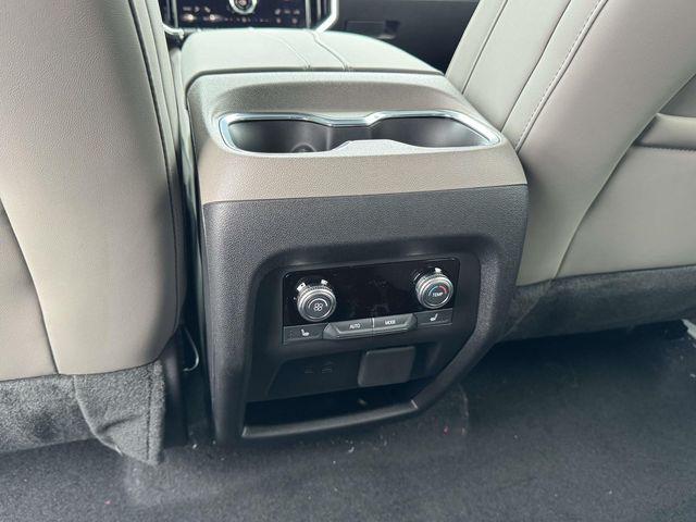 2026 GMC Acadia AWD Elevation