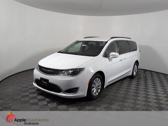 2017 Chrysler Pacifica Touring-L 2017 Chrysler Pacifica Touring-L
